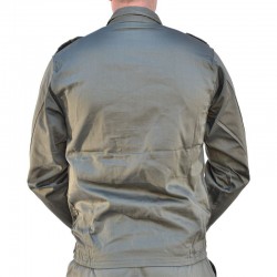 4 poches extérieures sur le devant de la veste kaki Cityguard