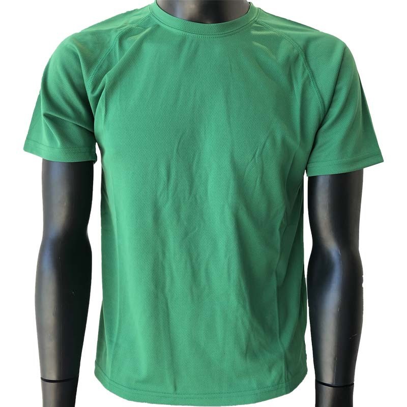 t-shirt respirant vert de sport technique léger et confortable