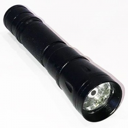 Lampe torche 5 LED avec pointeur laser faible luminosité de face